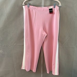 NY&CO NWT, CitySpa Cropped Pants, PINK with WHITE Pinstripe down side. Women's L
